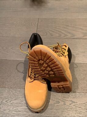 Lugz Wheat/Tan Lace-Up Work Boots